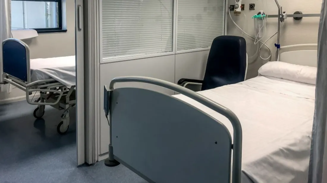 lit vide hopital_25 05 21_David Prado Perucha - Envato Elements